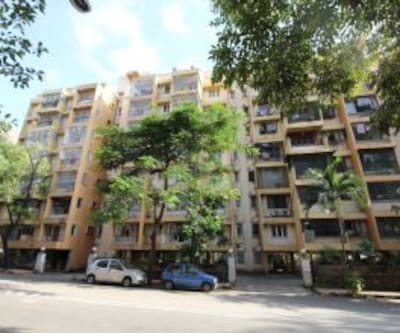 Aura Executive Malad